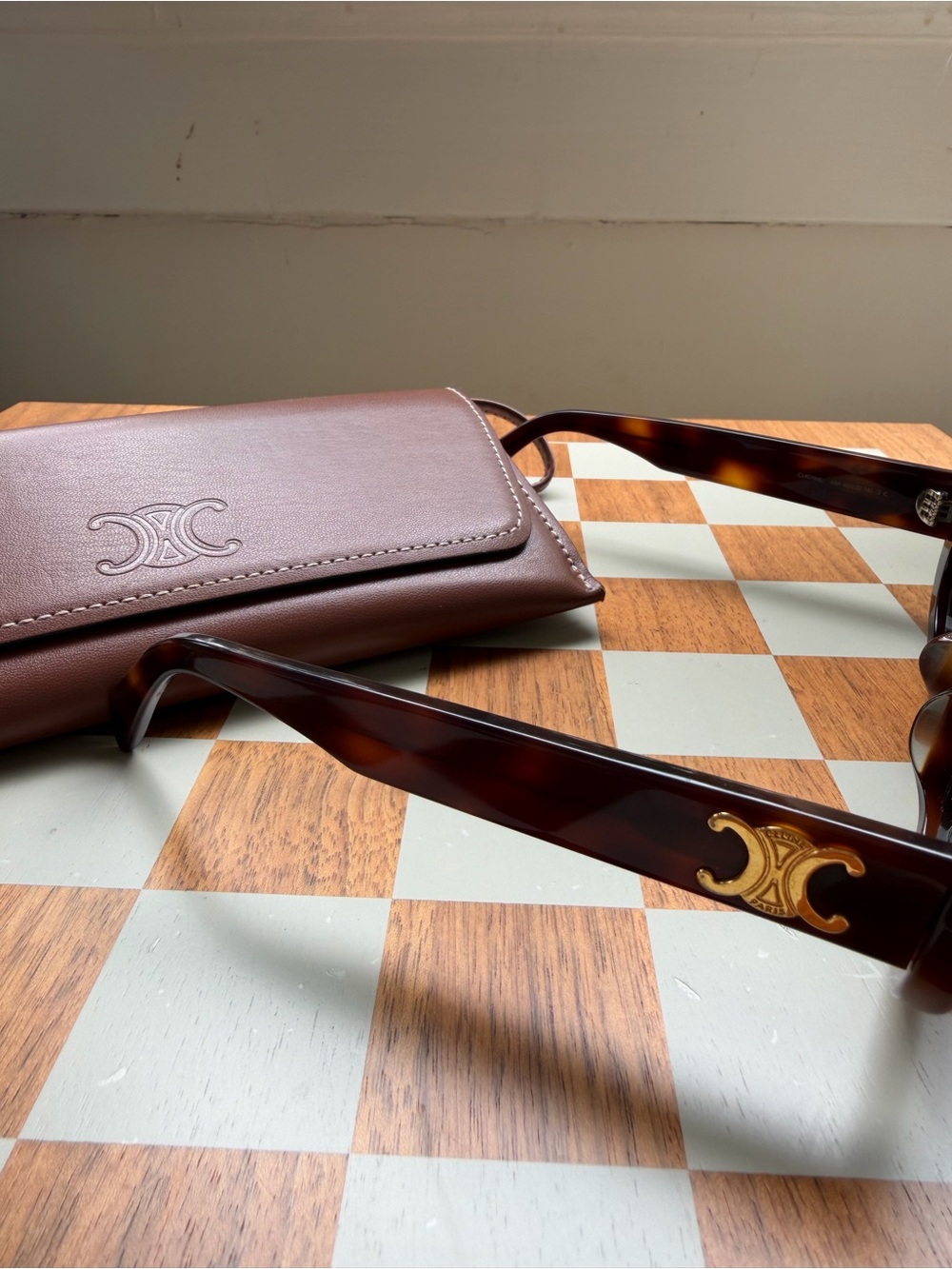 Authentic CELINE Triomphe Tortoiseshell Sunglasses – Brown Lens - Picture 8 of 9